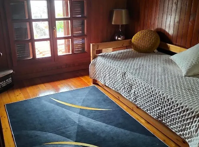 Casa De Madeira E Pedra 度假居 *