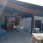 Casa De Madeira E Pedra Holiday home