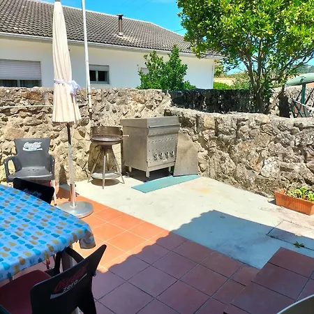 Casa De Madeira E Pedra *