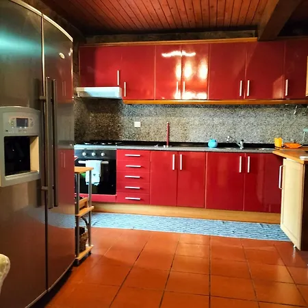 Casa De Madeira E Pedra *